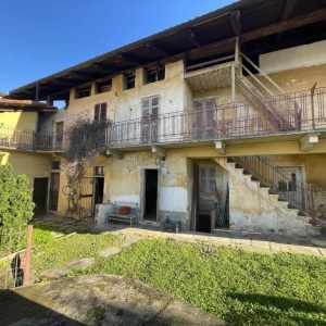 Casa con origini del \'600 Biella Cossila