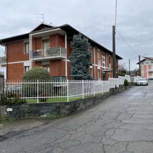 Alloggio tre vani + servizi. OCCHIEPPO INFERIORE